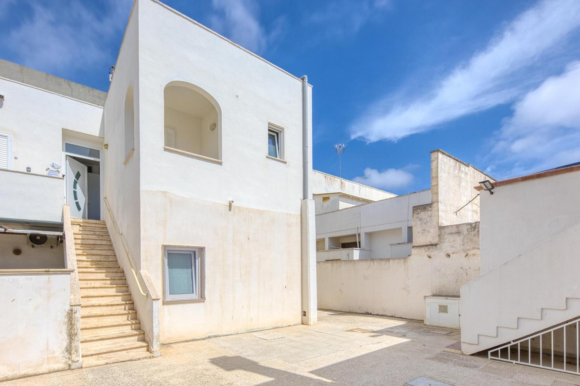B&B Il Comandante A 100 M Dalla Spiaggia Torre San Giovanni Ugento Exterior photo